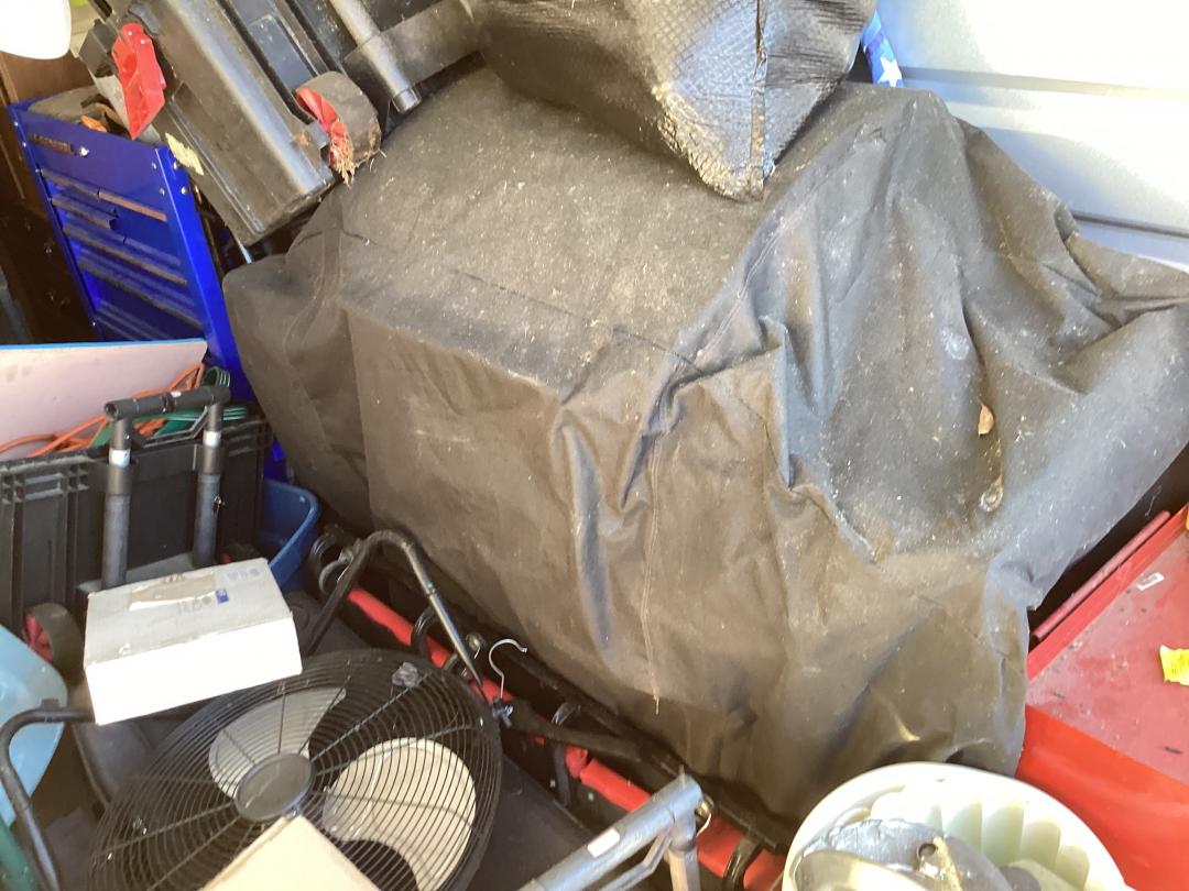 Storage Unit Auction in Benton, AR at Benton Storage Center ends on